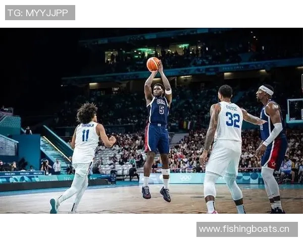 爱德华兹首节表现极端14分闪耀却伴随5次失误与1次技犯